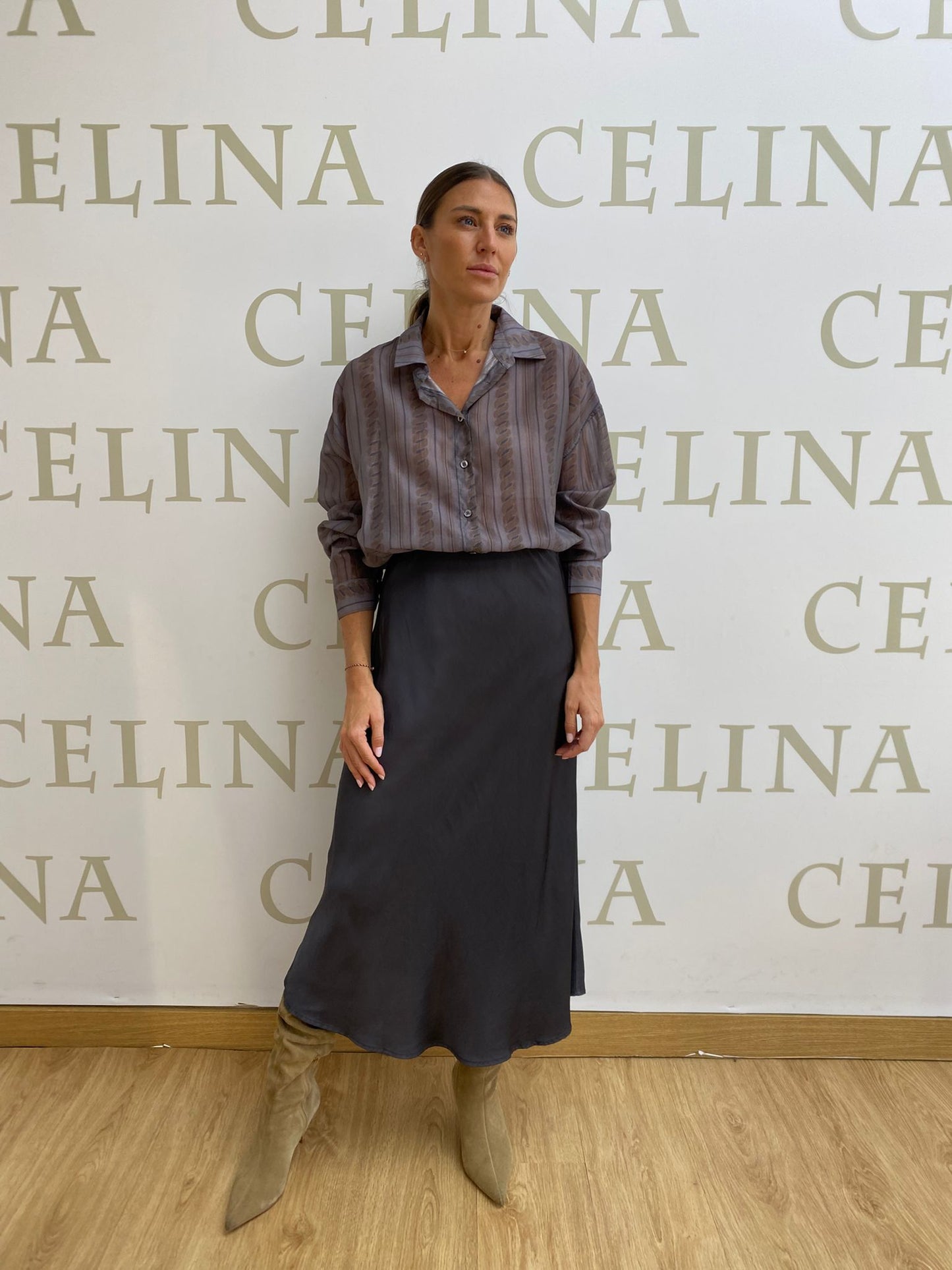 PARIS - FALDA LISA SATINADA